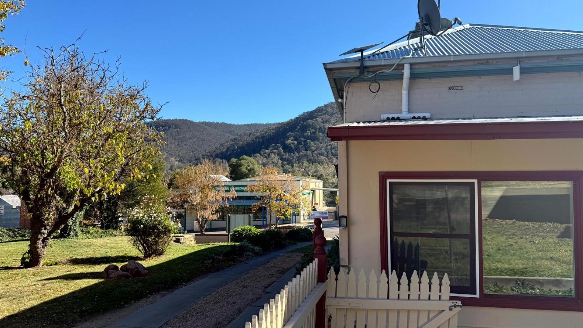 Colonial Bank Motel Omeo Exteriér fotografie